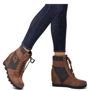 Sorel Joan of Arctic Lexie Wedge Brown and Gray Ankle Booties